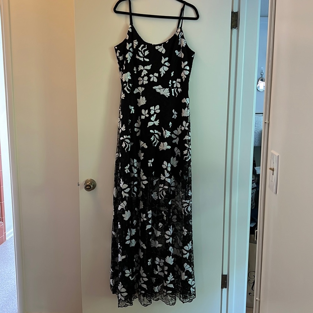 *New* without tags Dress the Population Embellished Gown